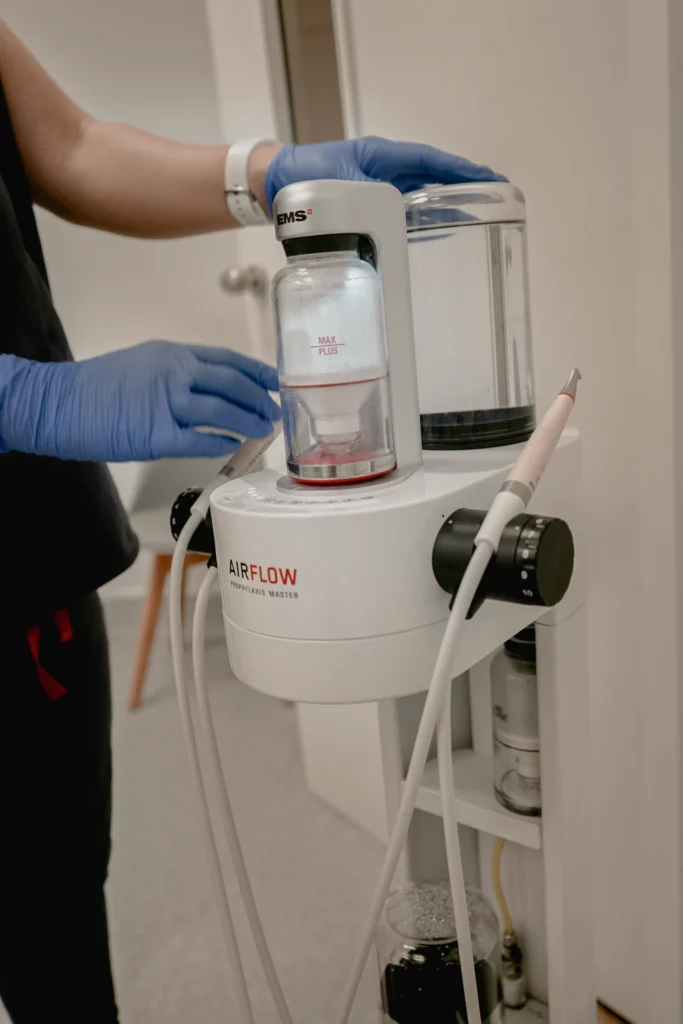 Guided Biofilm Therapy EMS AirFlow hygiene session